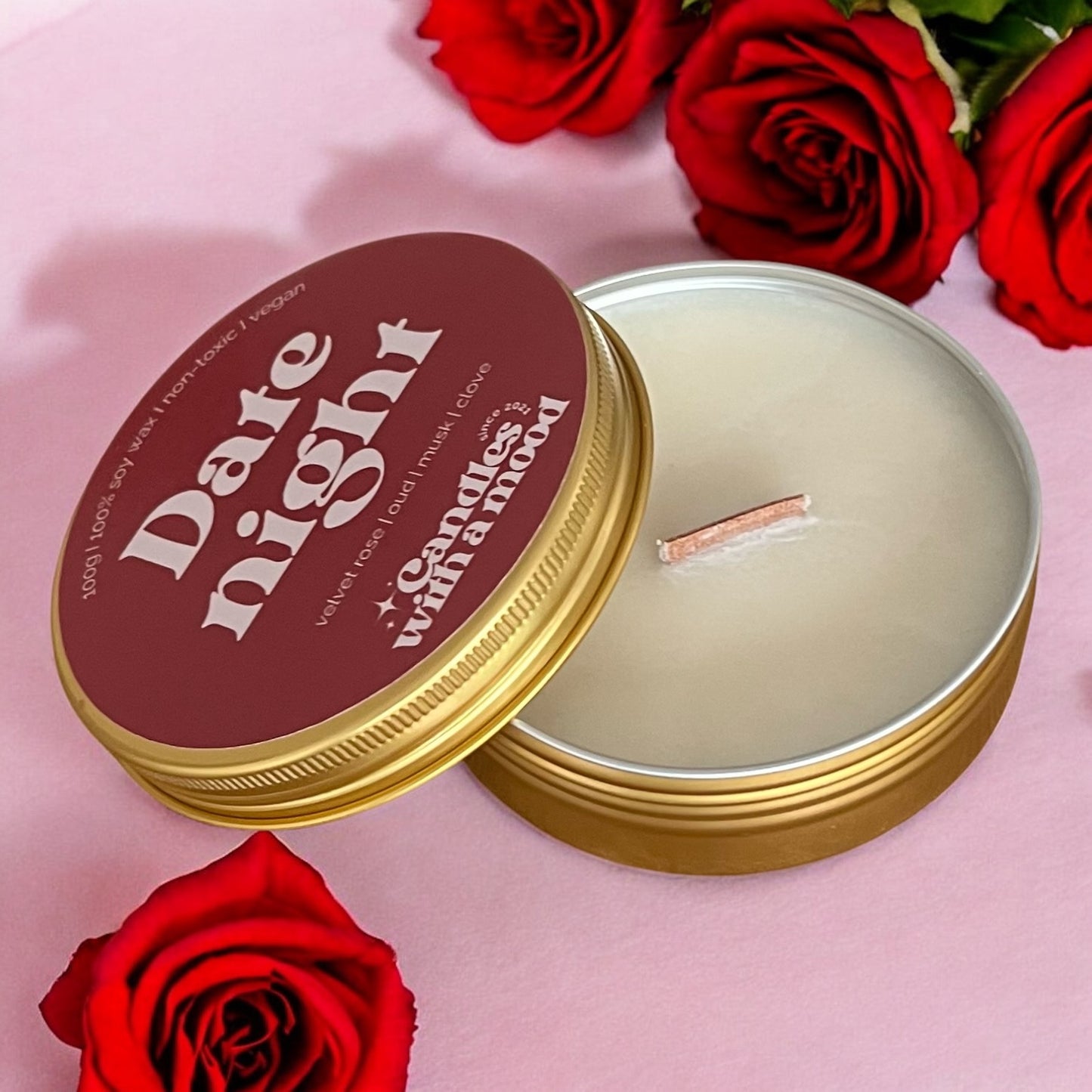 Lumânare parfumată din ceară de soia DATE NIGHT velvet rose - oud - musk - clove 100g